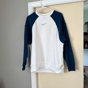Medium Nike Crewneck